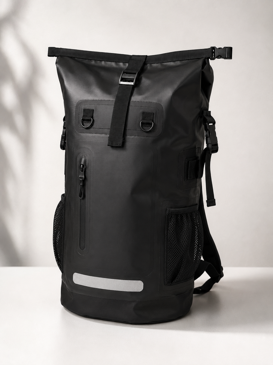 Sac à dos étanche 55L Roll-Top ArmorShell - vue de face pour kayak et bivouac
