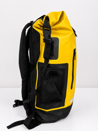 Sac à dos étanche Roll-Top utilisé en kayak et paddle